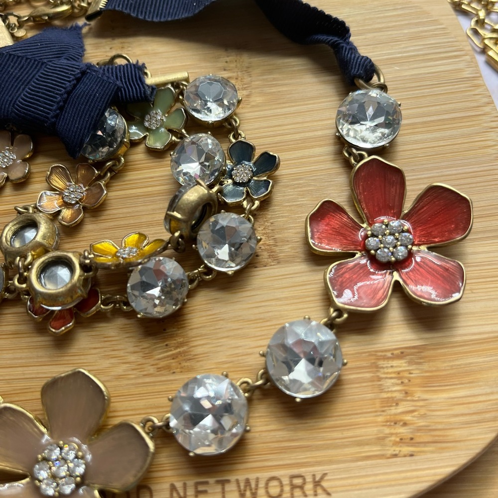 ANN TAYLOR ENAMEL FLORAL NECKLACE and Bracelet - Picture 2 of 6